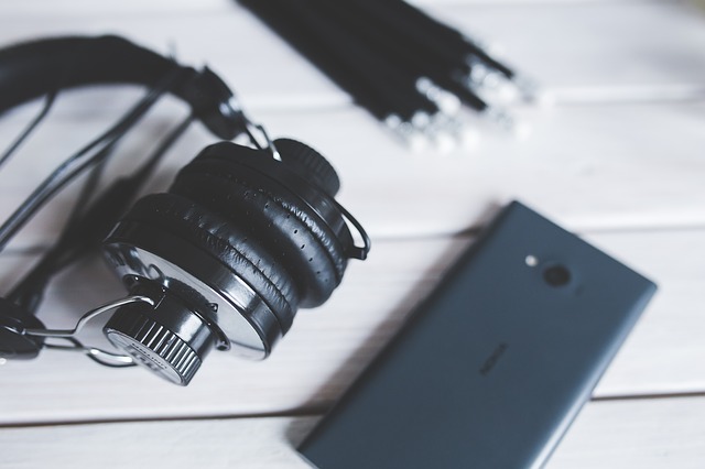 AA गेम्स: Android और iOS पर म<mip-img  alt=